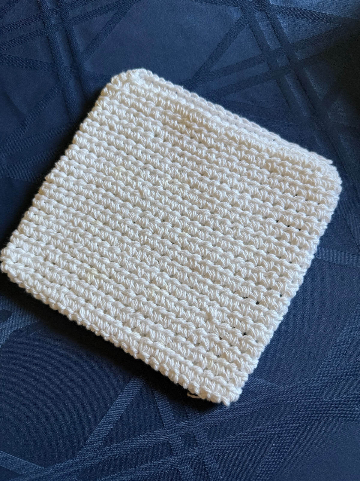 White, double thick hot pad
