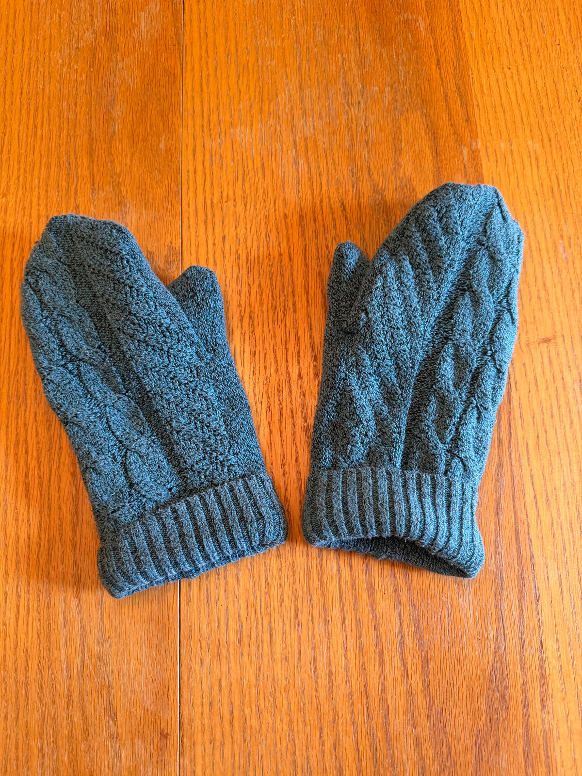 Green mittens